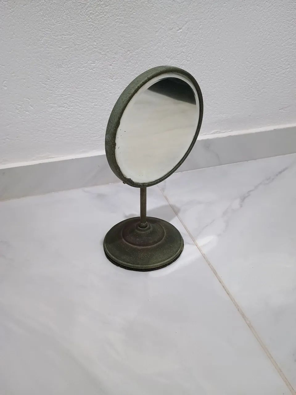 Espelho de mesa vintage - Decorativo e charmoso