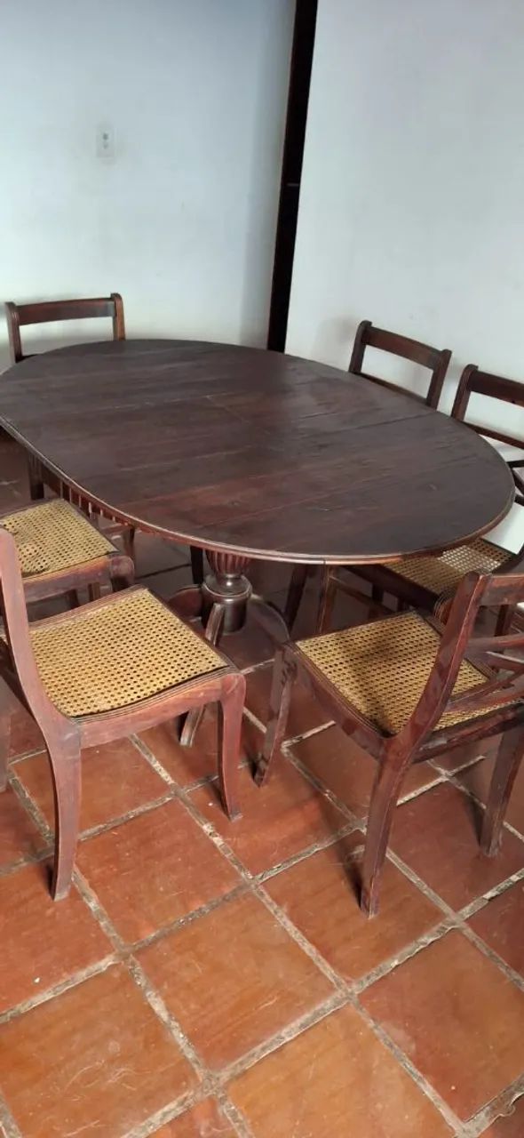 Mesa de Jantar em Madeira Maciça