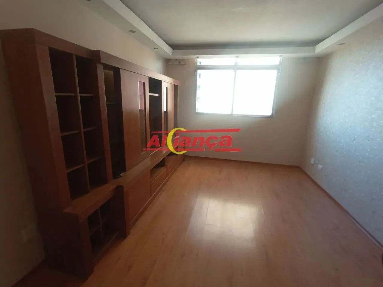 Apartamento para alugar com 2 quartos, 2 banheiros, sala- 55m² -Vila das Palmeiras - Guaru - Foto 2
