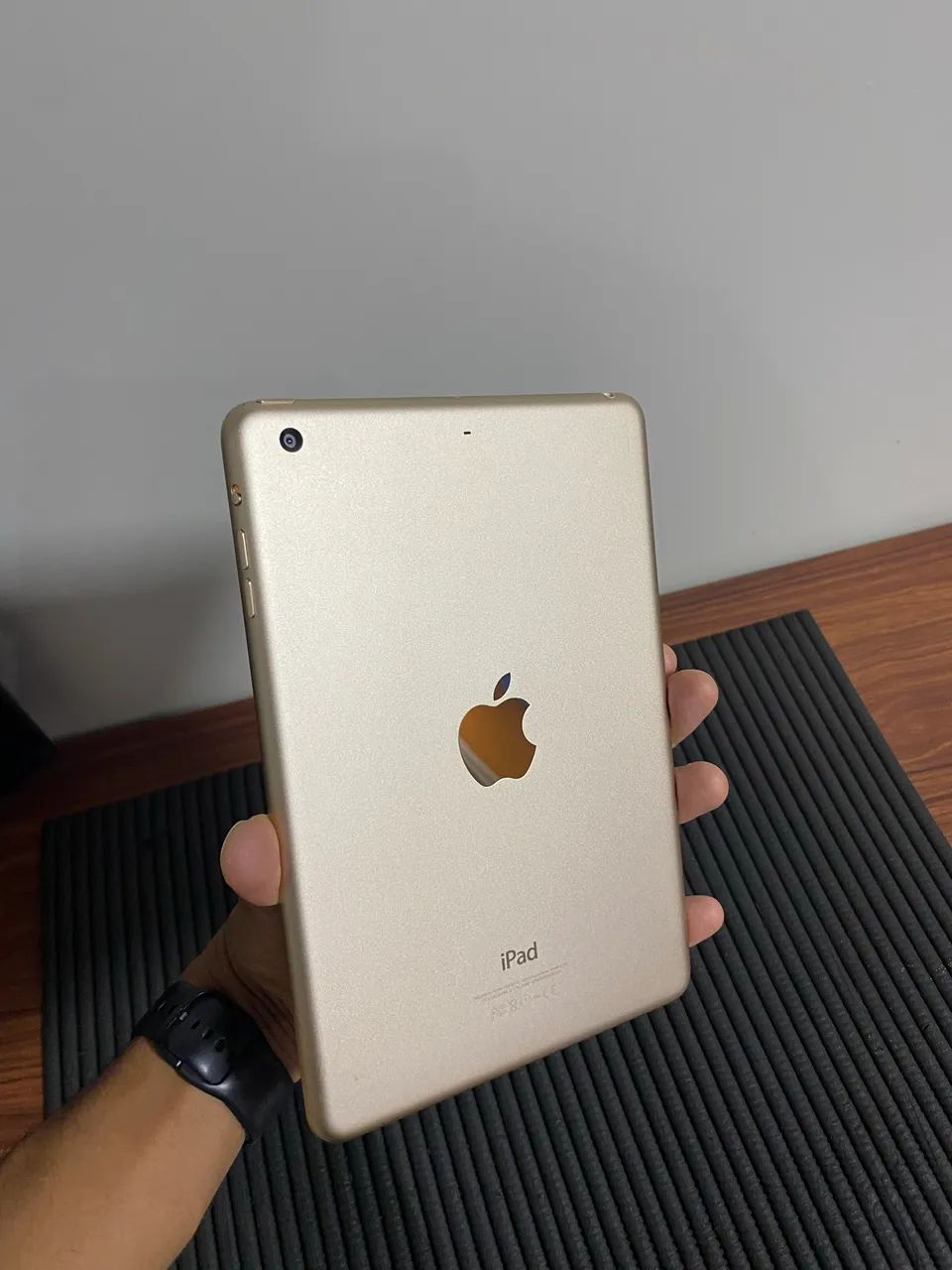 BLACK FRIDAY - IPad Mini 3 Gold - Semi Novo - Celulares e