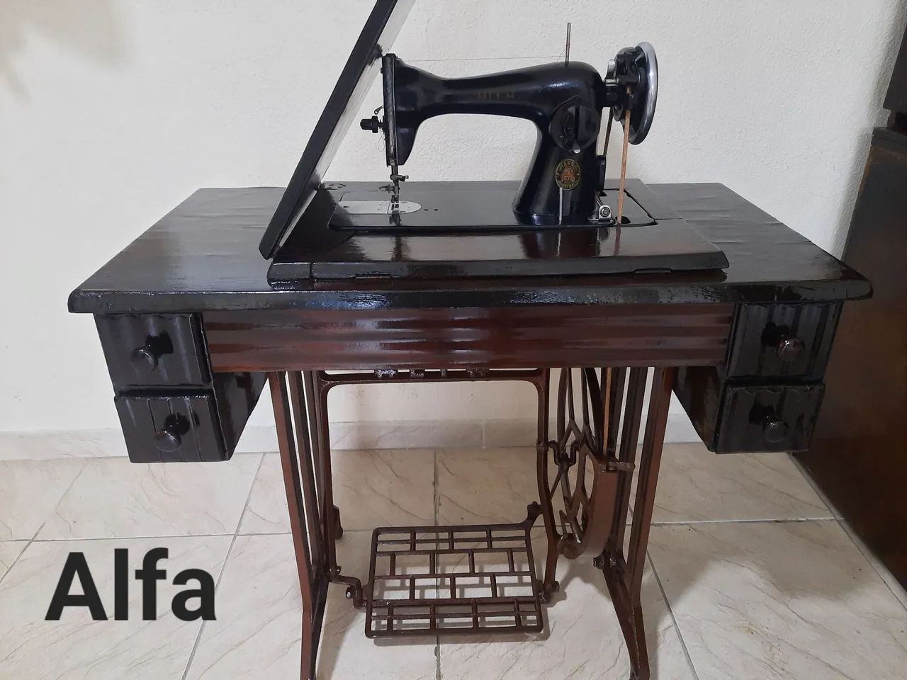 Máquina de Costura Alfa
