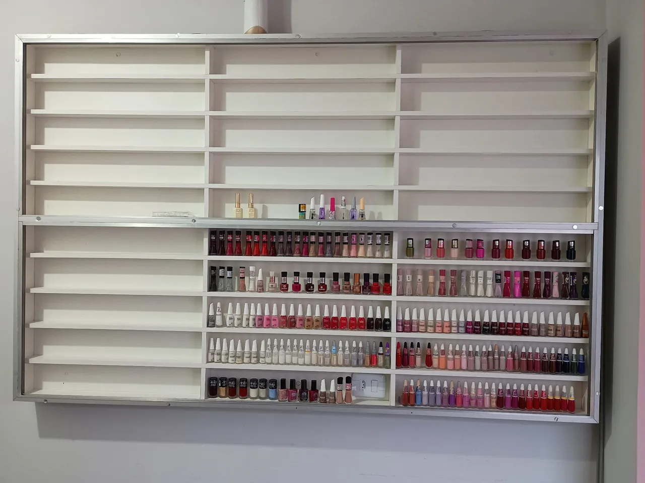 Expositor de esmaltes
