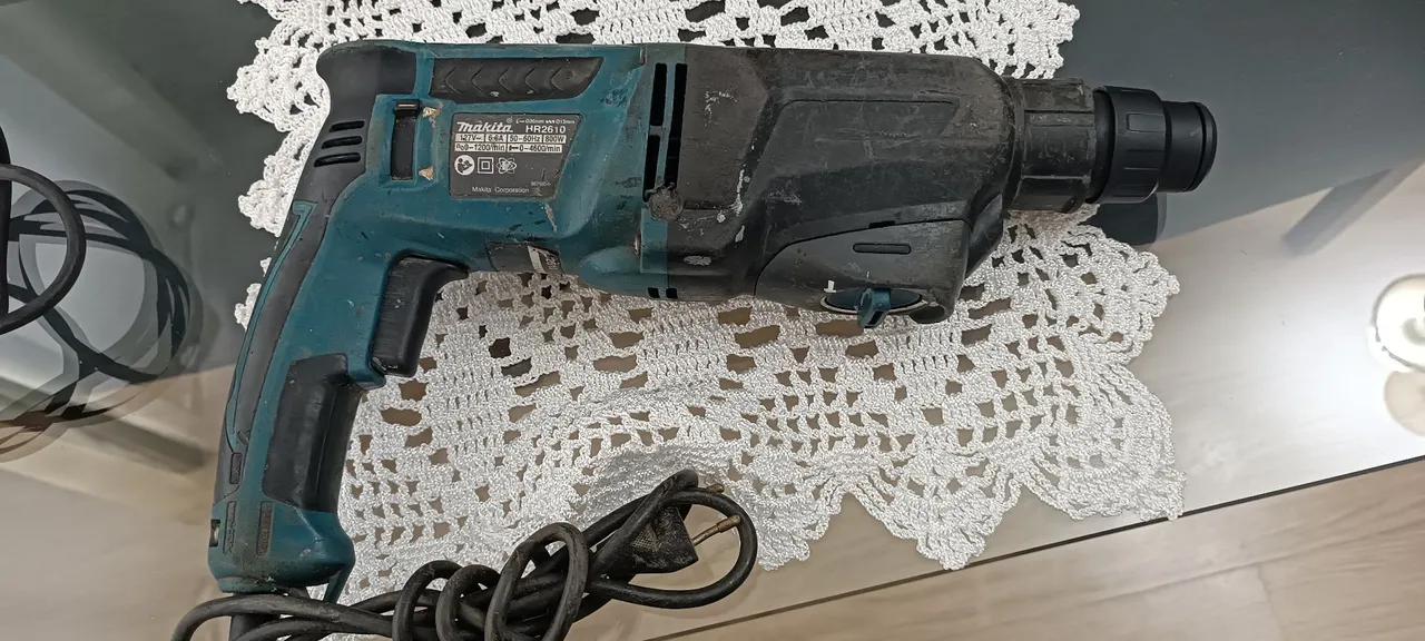 Martelete Makita HR2610