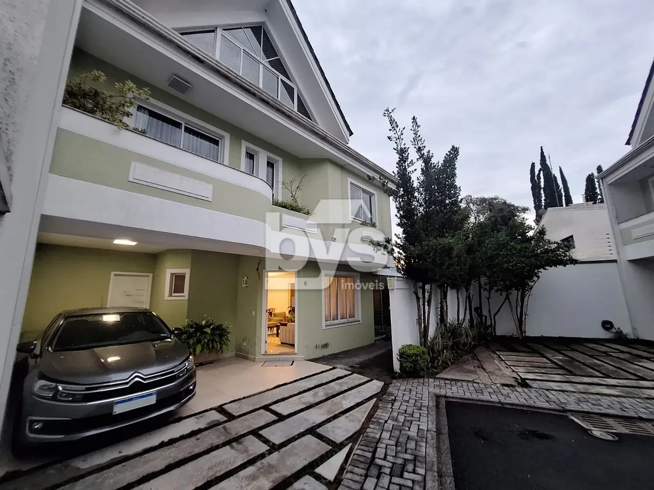 SOBRADO com 4 dormitórios à venda com 189m² por R$ 1.279.000,00 no bairro Jardim das Améri