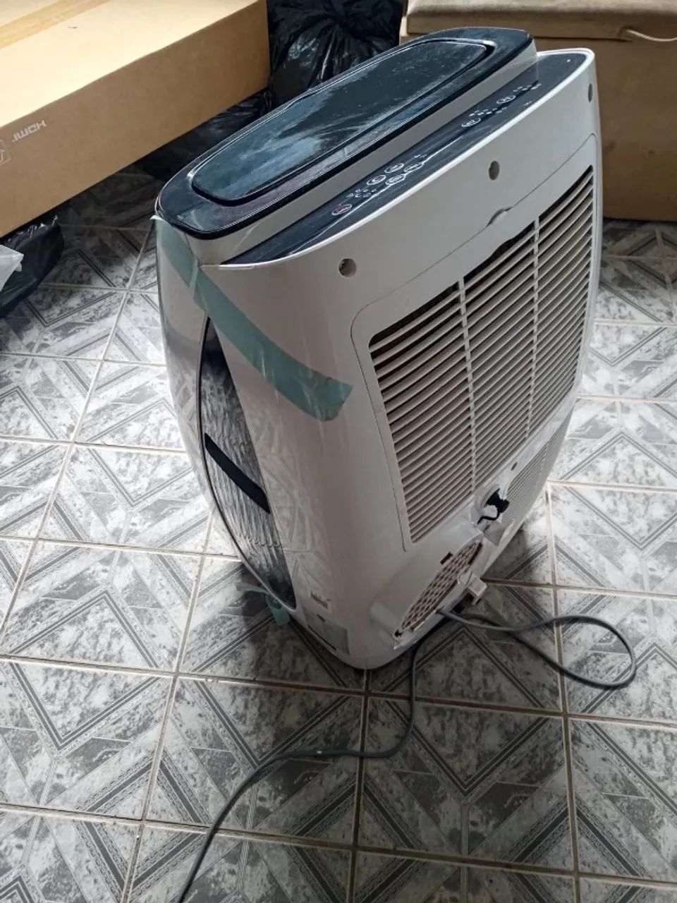  Ar-Condicionado Portátil Rheem 11000BTUs Quente e Frio 220V - Foto 2