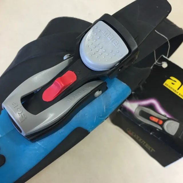 C181 Nadadeira Mares Avanti 4 para mergulho dive com nome gravado pé de pato - Foto 4