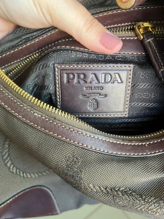 Bolsa Hobo Prada Jacquard Logo Marrom - Foto 2
