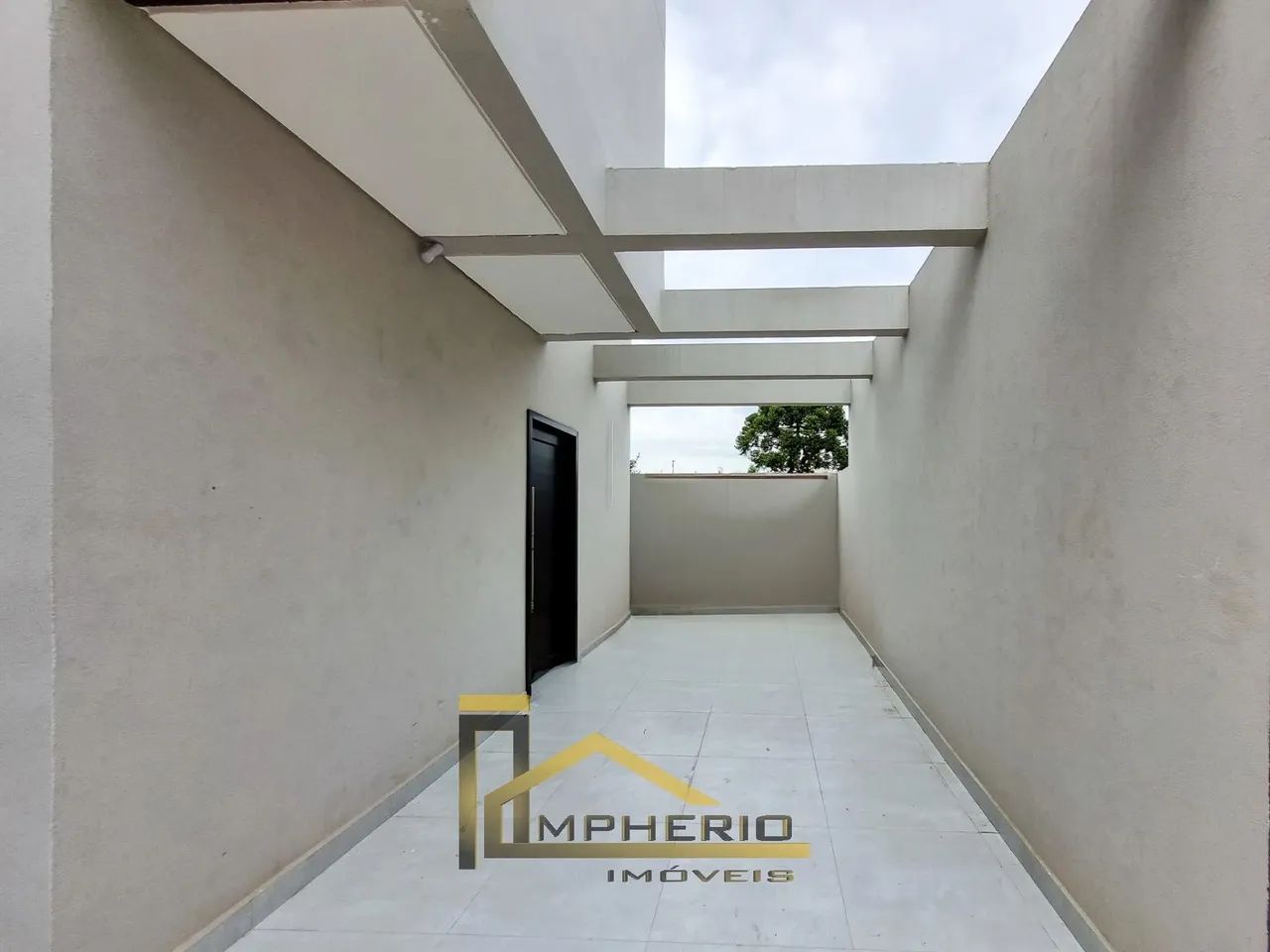 Casa em Condomínio à Venda em Curitiba-PR, Bairro Uberaba: 3 Quartos, 1 Suíte, 3 Salas, 1  - Foto 2