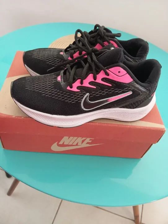 Tênis Nike Feminino Preto e Rosa