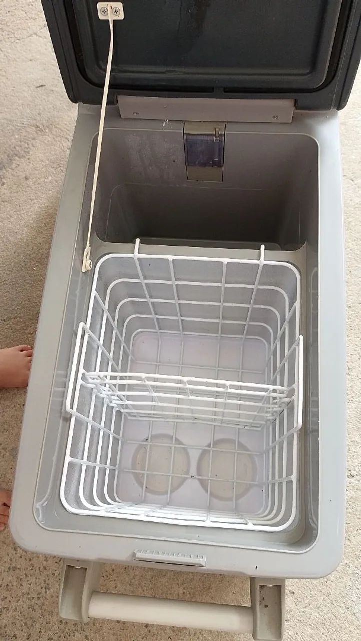 Geladeira 12v e 24v 51 litros