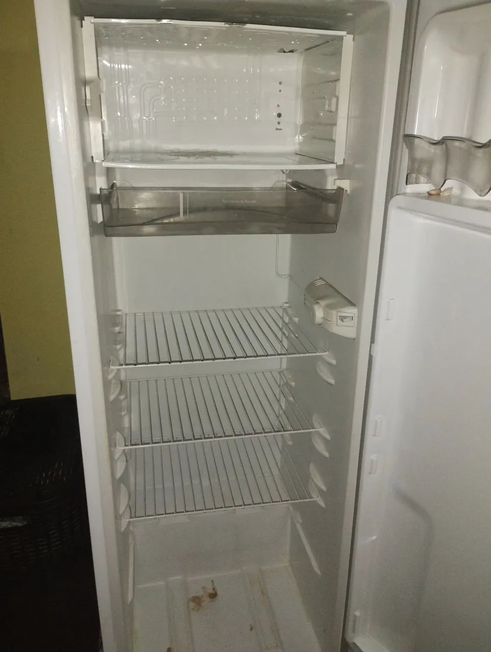 Geladeira Esmaltec Celpa - Foto 2