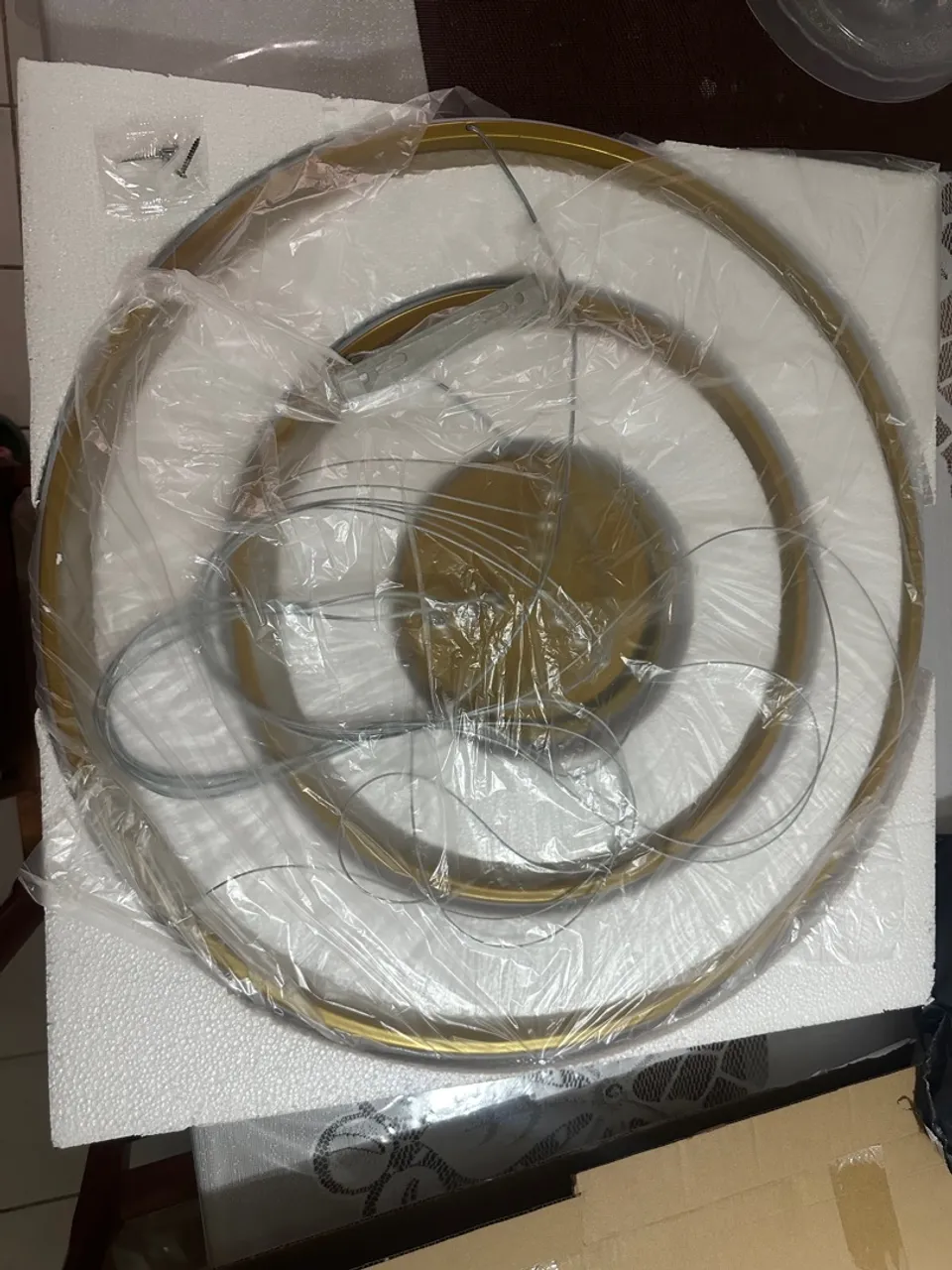 Lustre Circular Dourado Moderno - lacrado com nota e garantia