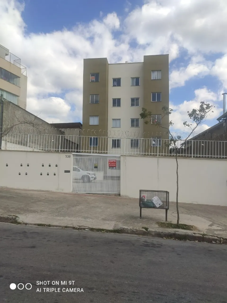 Apto, bairro Havaí, Direto com proprietário, 2 qtos, aceito troca.