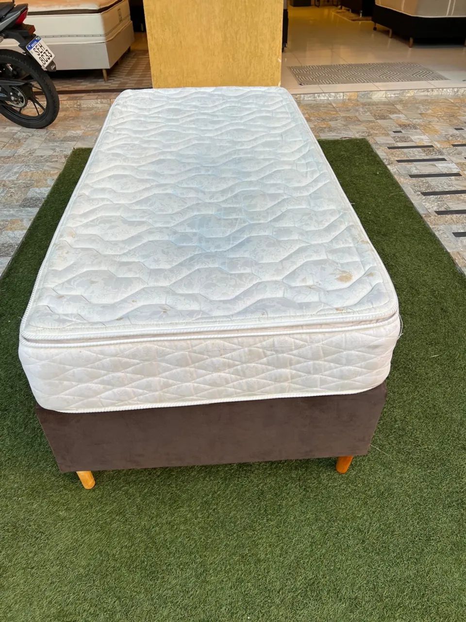 Cama de Solteiro Base +Colchão Usado - ENTREGAMOS  - Foto 5