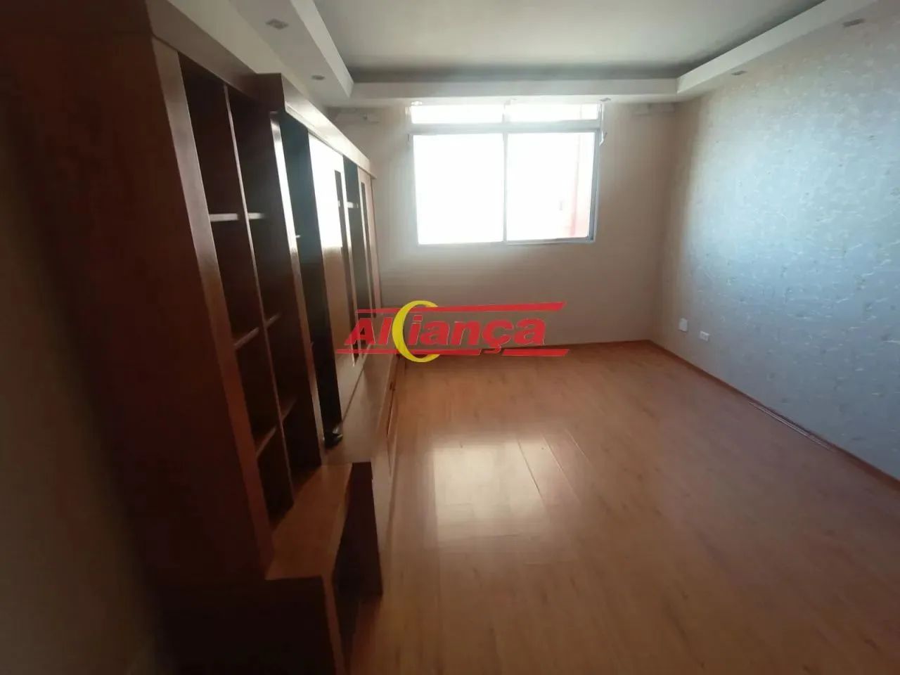 Apartamento para alugar com 2 quartos, 2 banheiros, sala- 55m² -Vila das Palmeiras - Guaru - Foto 3