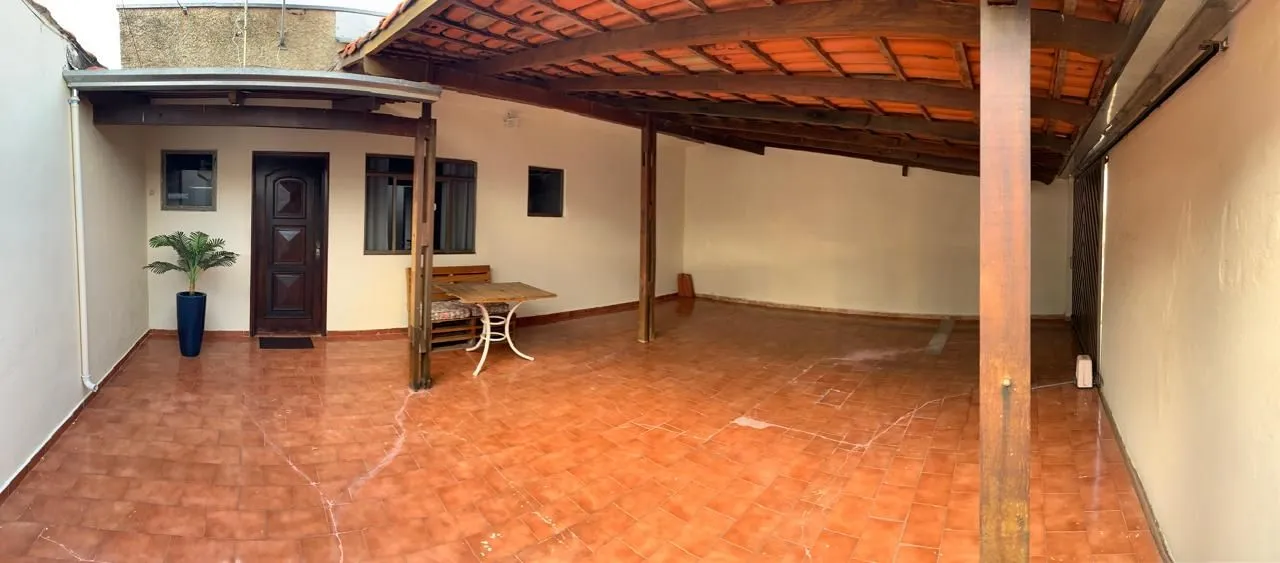 CASA EM PIUMHI MG