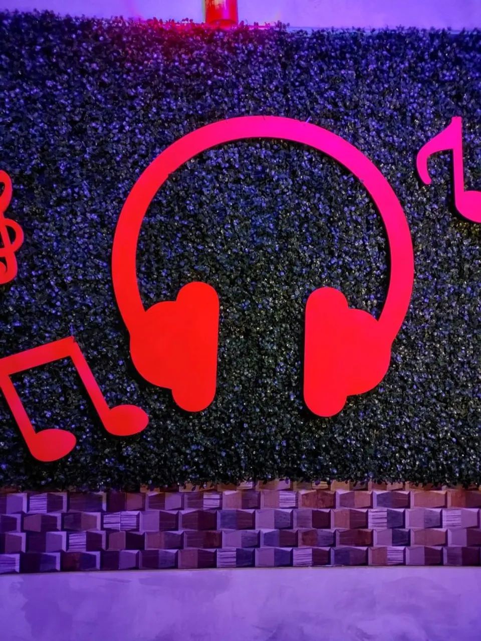 Fone de ouvido e Notas Musicais  Decoração  - Foto 4
