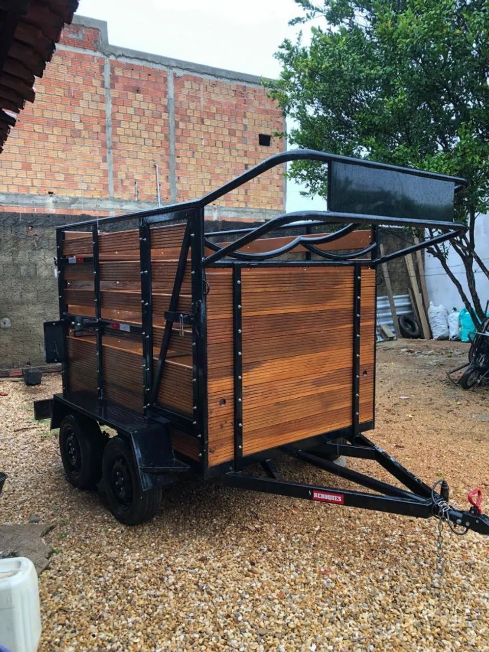 Aluga-se trailer para cavalo