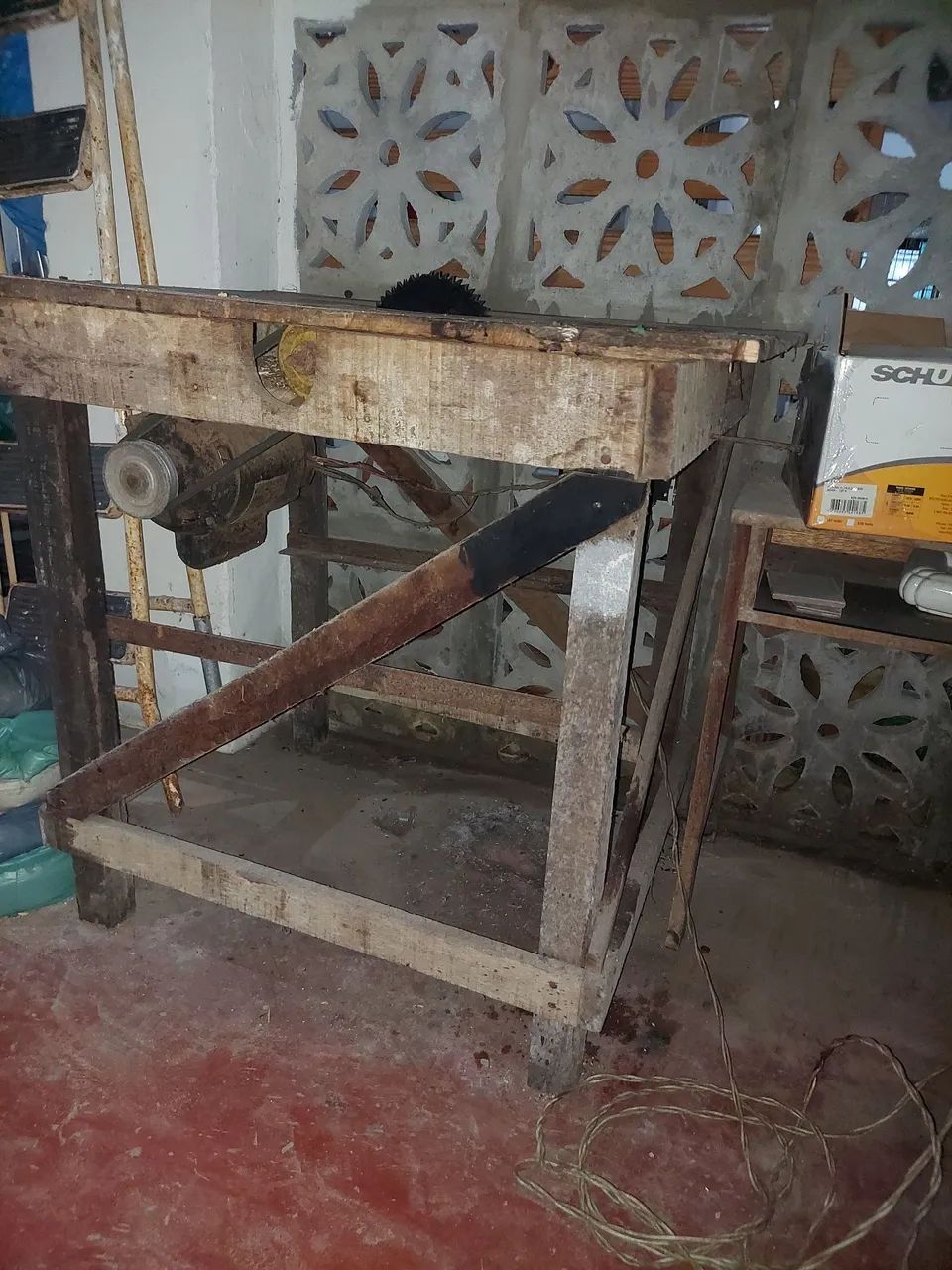 Serra de Bancada Artesanal