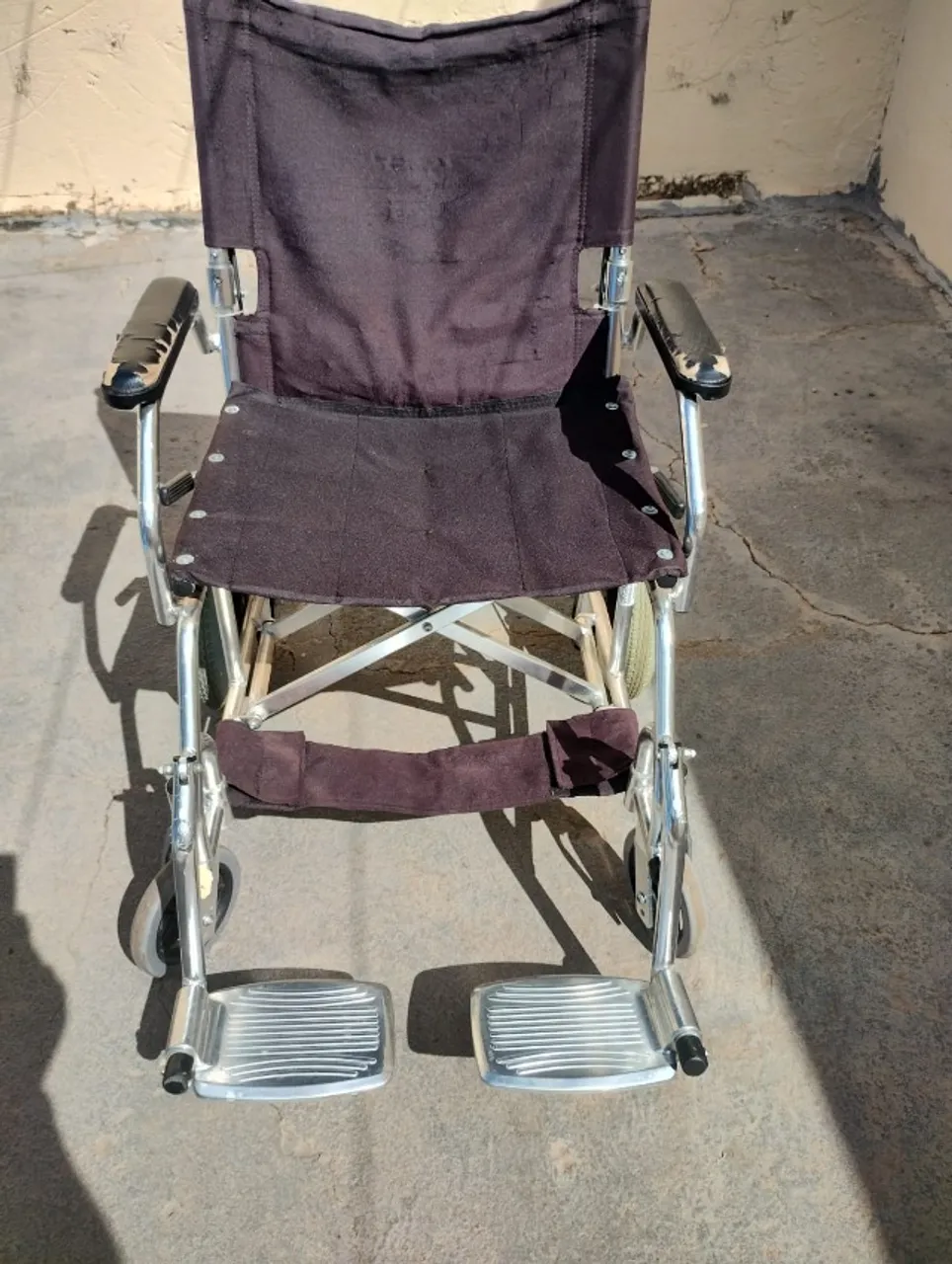 Cadeira De Rodas Em Alumínio Vibe Assento 49cm Mobil Saúde