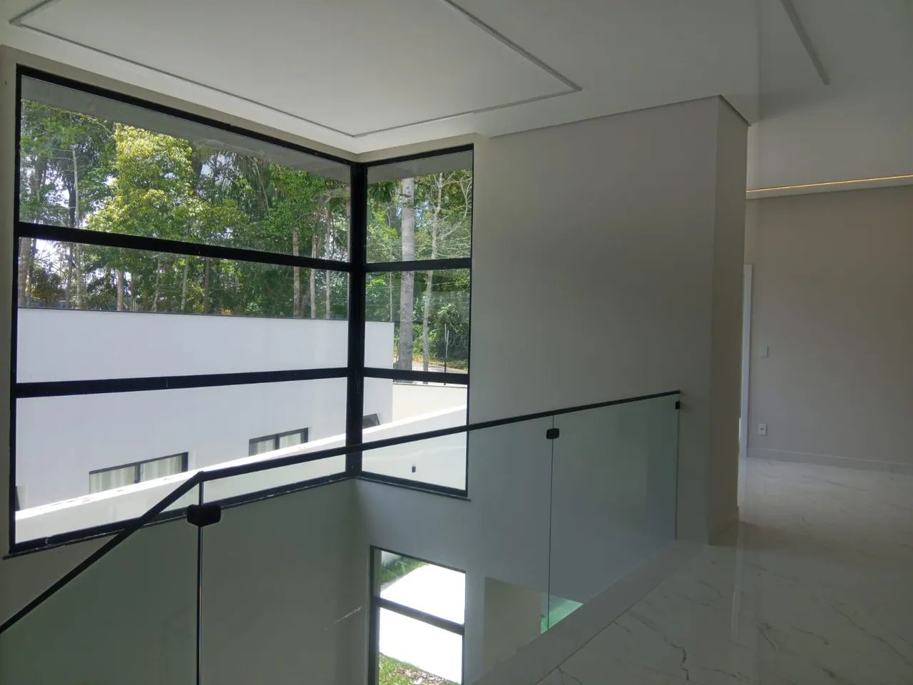 Casa Duplex no Condomínio Alphaville 04 de 311m ²/ 4 Suítes / Piscina com Hidromassagem na - Foto 2
