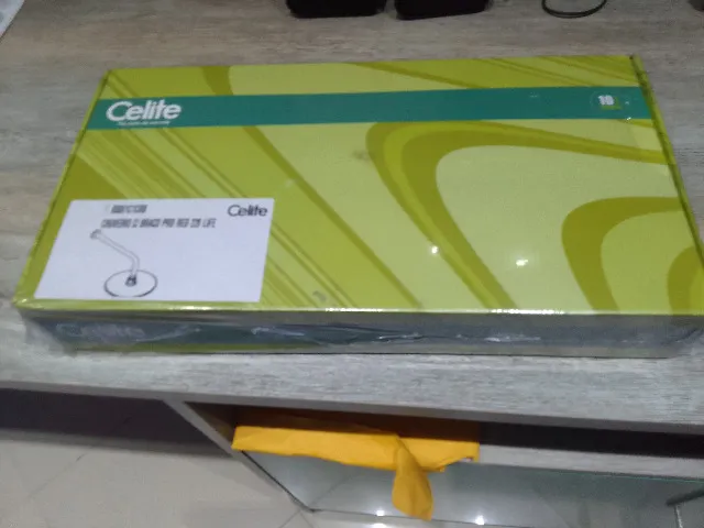 Chuveiro para área externa - CELITE - C/BRACO PRD RED 220 LIFE B5001C1CRB