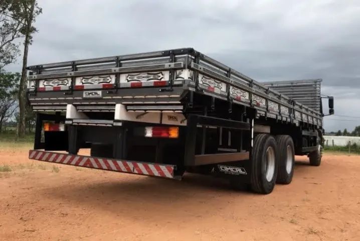 Atego 2430 2018 Carroceria  - Foto 3