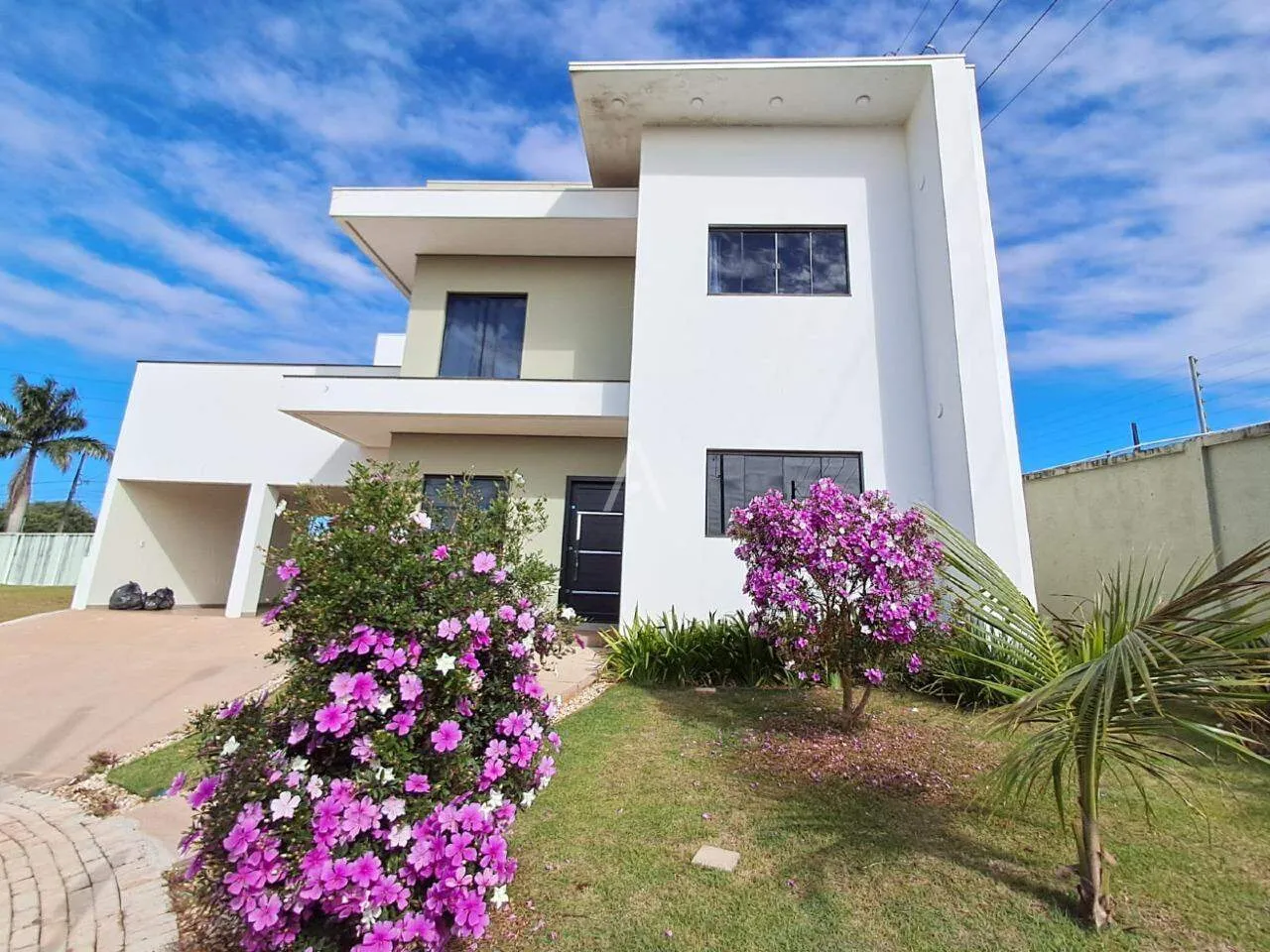 Sobrado 6 quartos para aluguel no Bairro CATARATAS em CASCAVEL por R$ 6.000,00