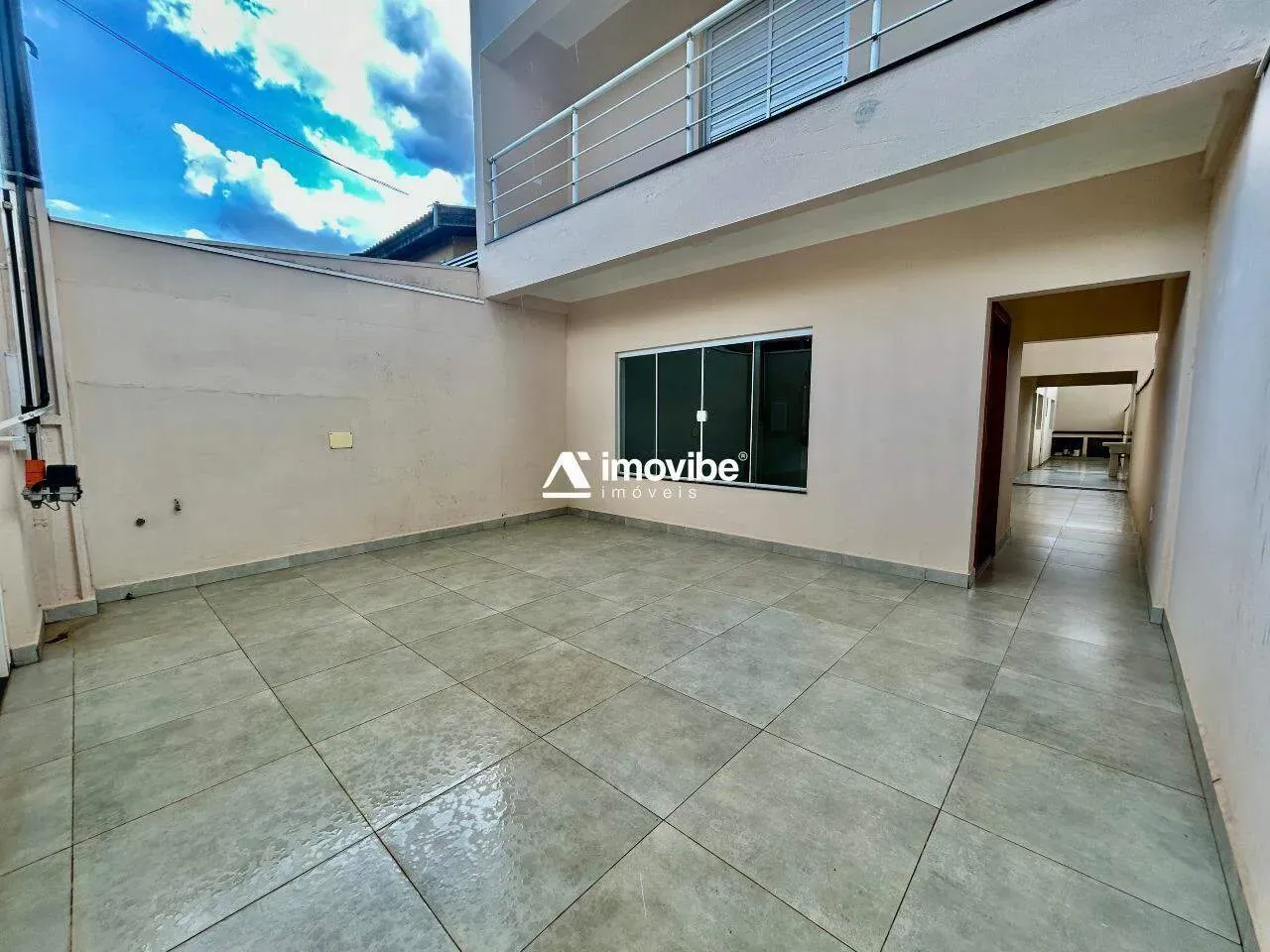 Sobrado com 04 dormitórios e sacada Residencial Jaguari, Americana/SP