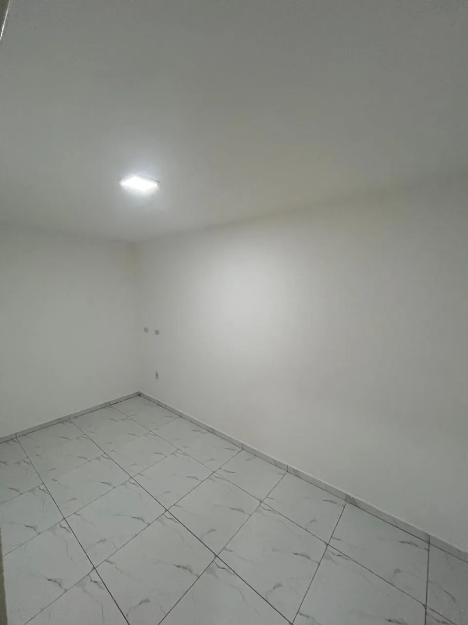 Apartamento Kitnet Semi-Mobiliada Zona 6 Maringá  - Foto 4