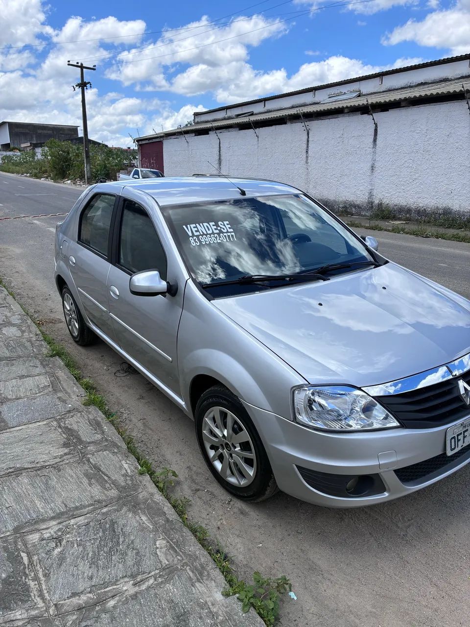 Renault Logan Expression Hi-flex 1.6 8V 4P 2013 - Foto 3