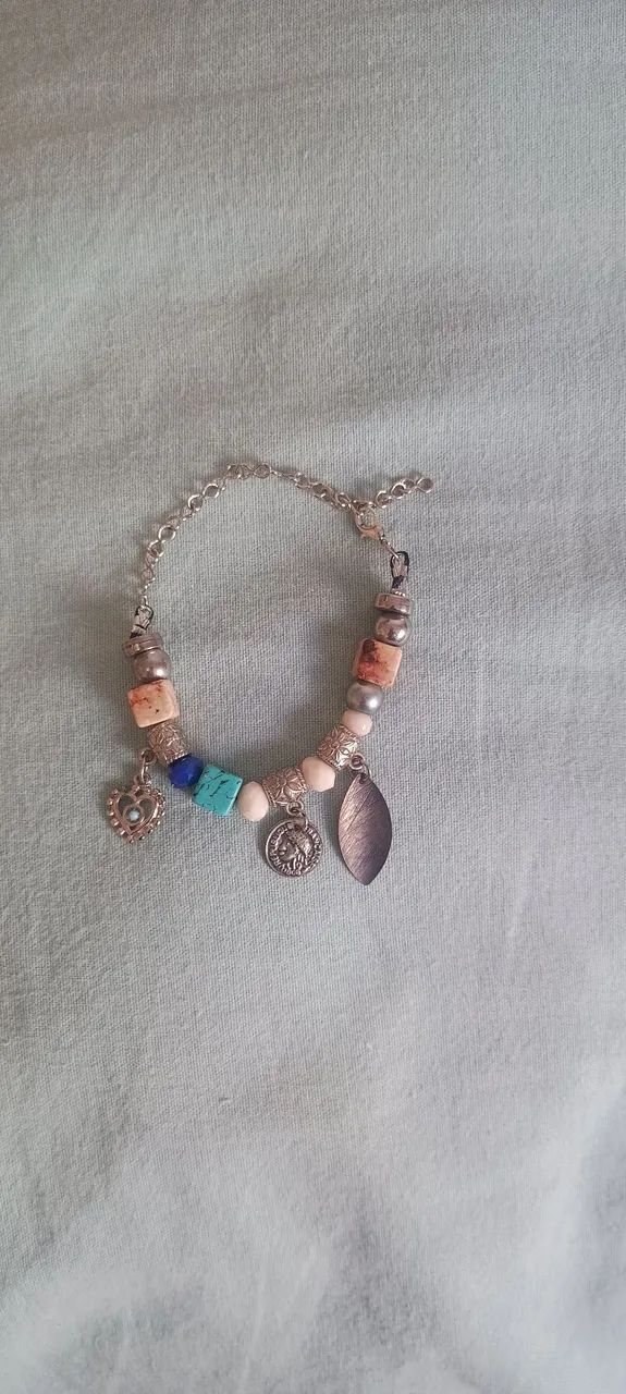 Pulseira feminina com pingente 