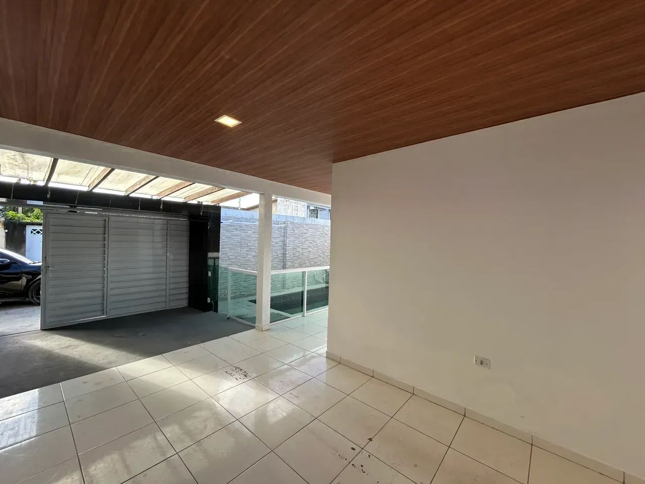 Casa Reformada com Piscina e Energia Solar - Foto 2