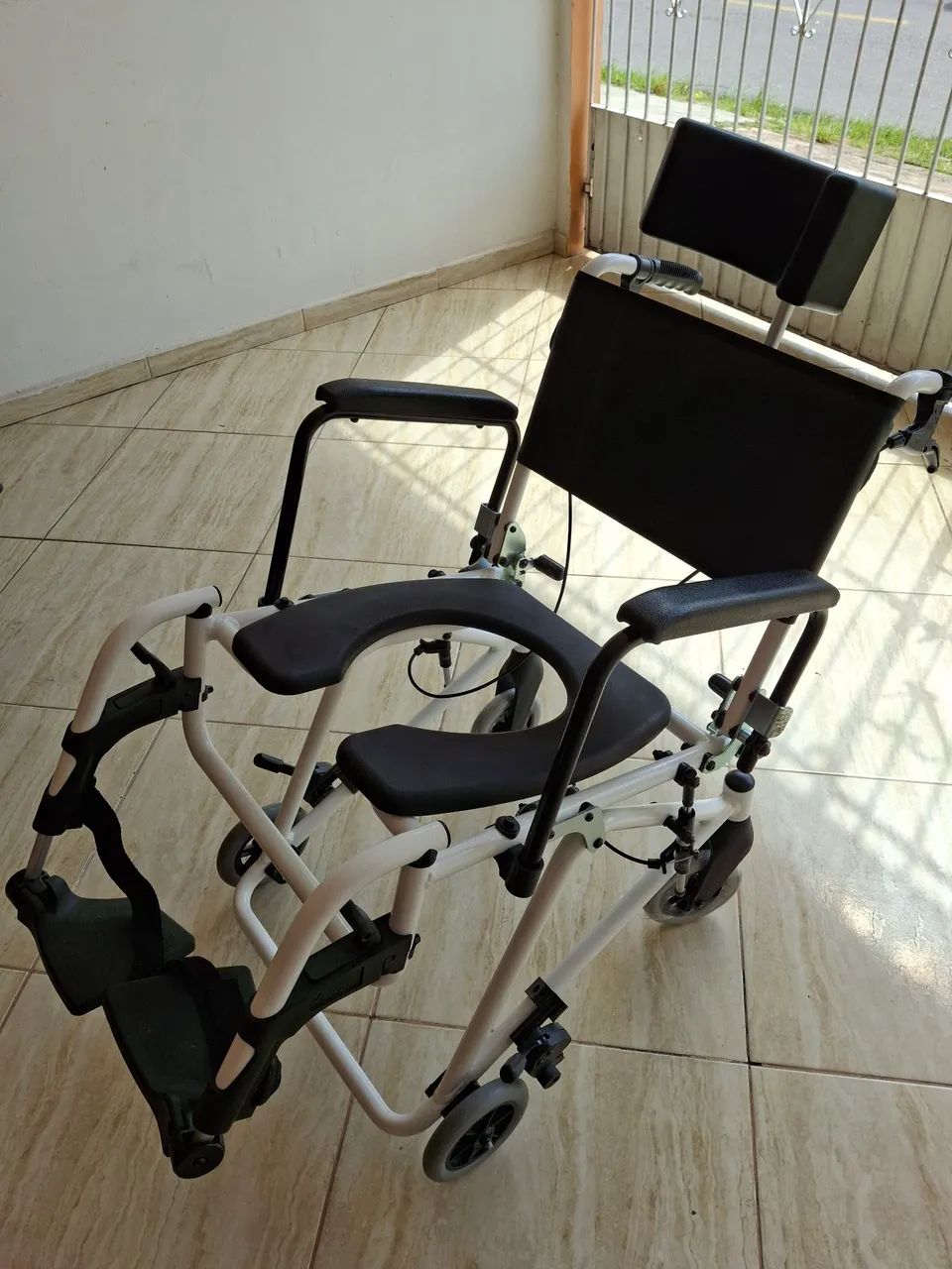 CADEIRA DE BANHO TETRAPLEGICO  - Foto 3