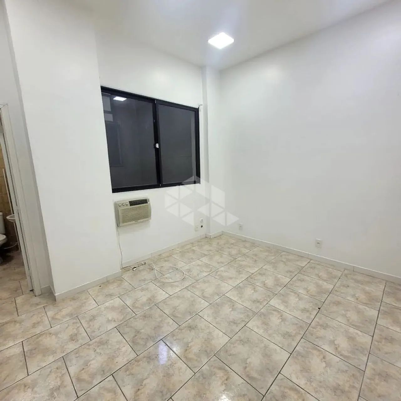 Sala 23M² - para Alugar - Foto 3