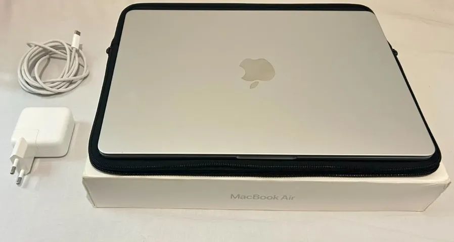 MacBook Air M4 13? 16GB 256GB Prata ? Apenas 11 ciclos - Notebooks