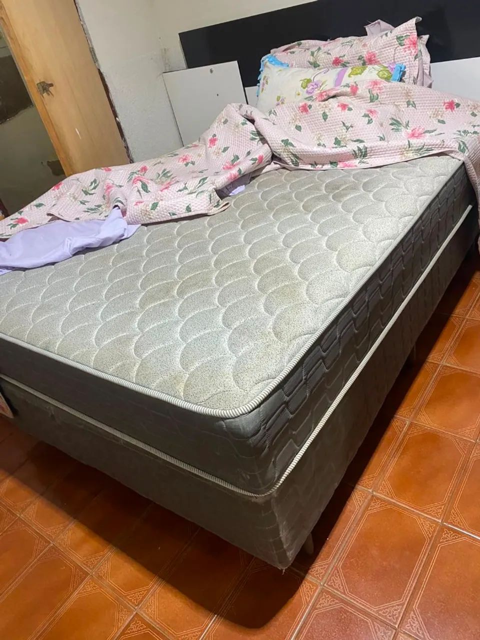 Vende-se cama 