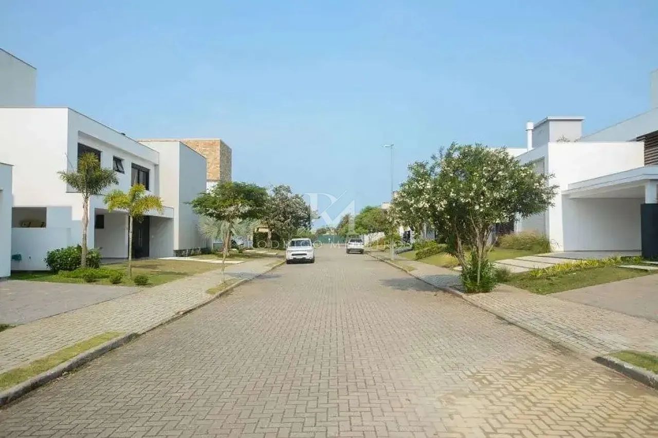 Casa mobiliada com 3 suítes, piscina e sauna à venda no Rio Tavares, Florianópolis. Em con - Foto 3