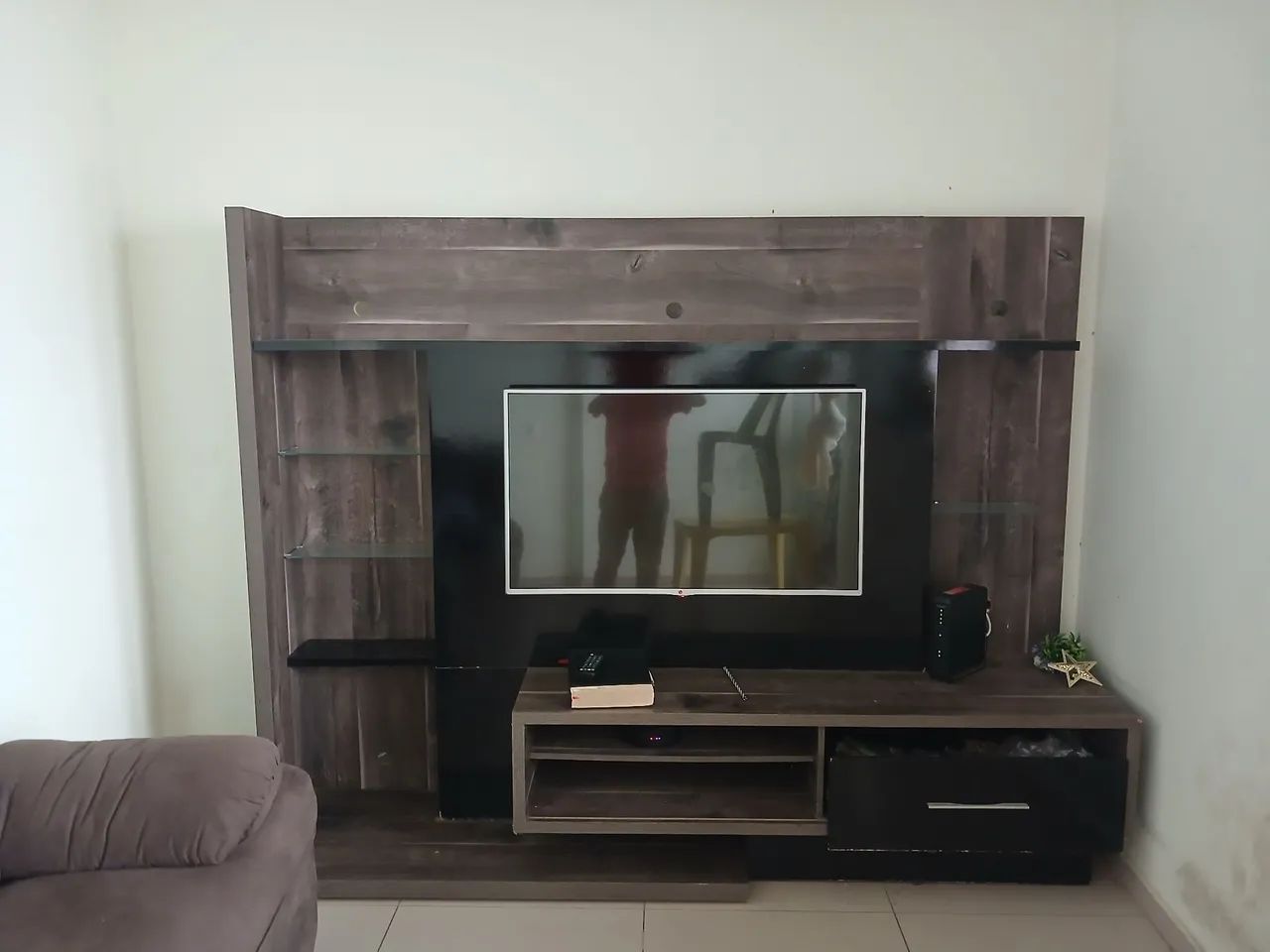 Cama box e estante