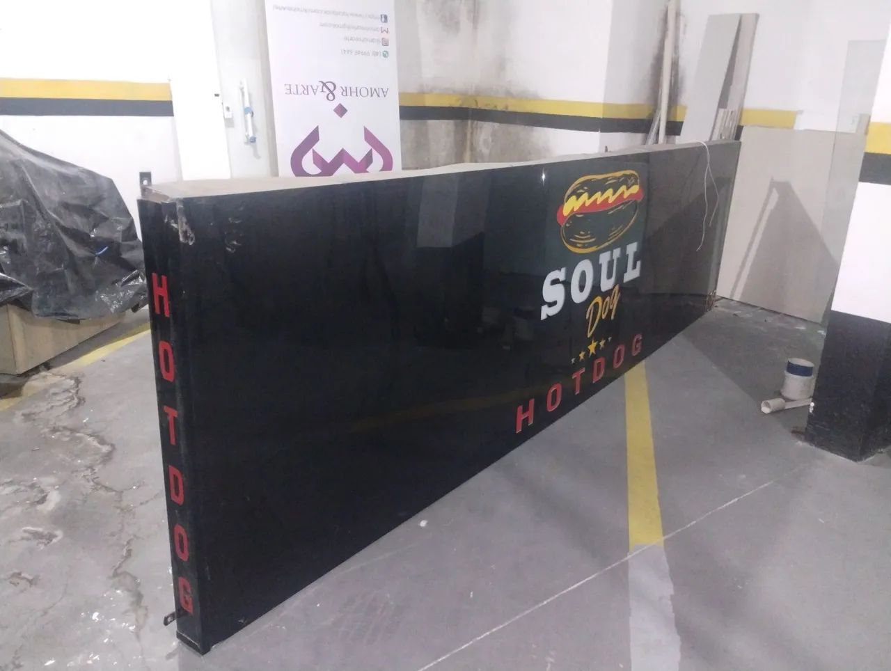 Placa para fachada de loja