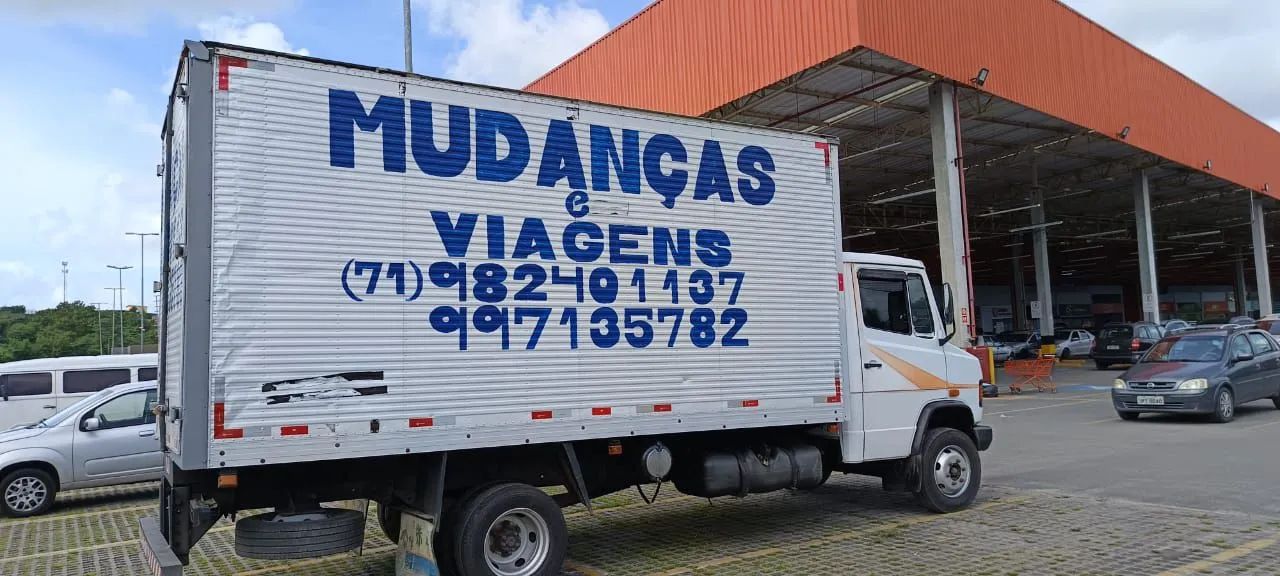 Mudança carreto transporte serviços e viagem 