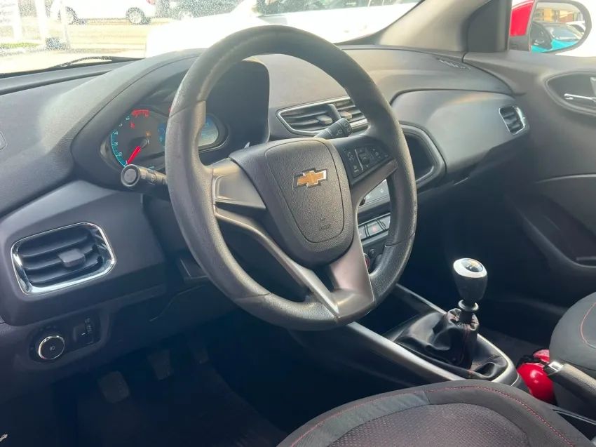 Chevrolet Onix Hatch LTZ 1.4 8V Flex Mec. 4P 2016 - Foto 4