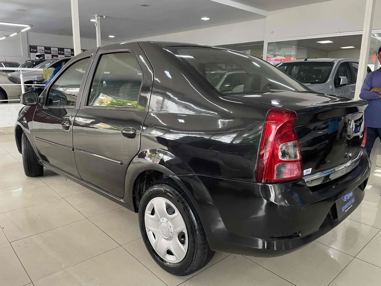 Renault Logan Expression Hi-flex 1.6 8V 4P 2013 - Foto 4