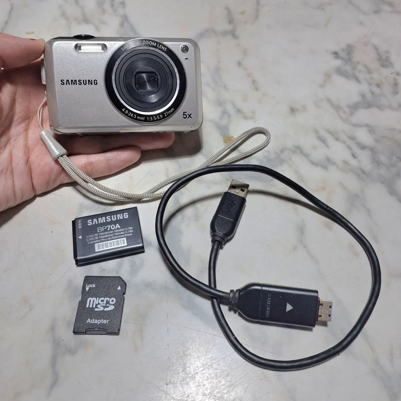 Câmera Digital 2011 Samsung ES68 12.2 Mega Pixels - Prata