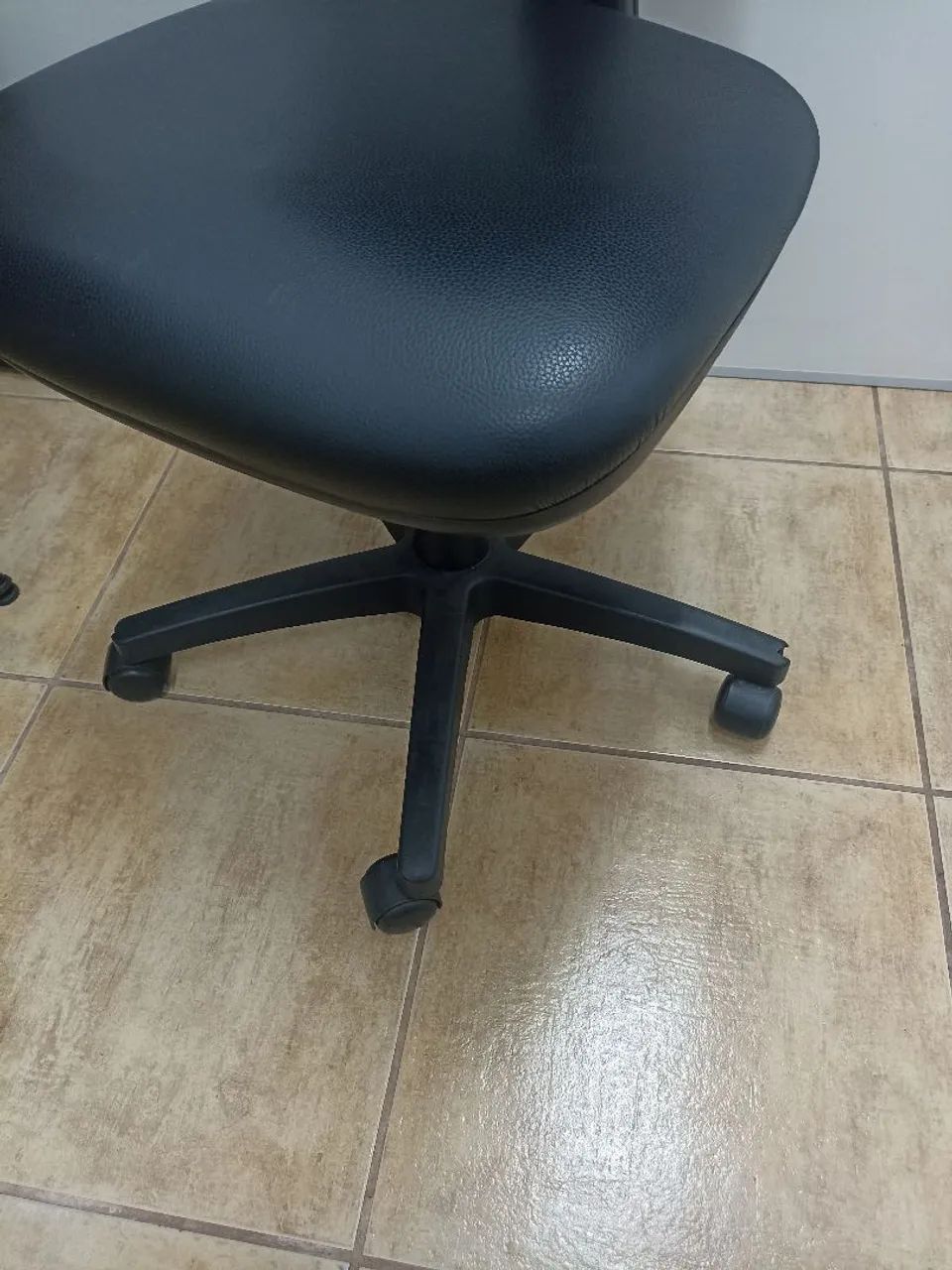 Vendo Cadeira giratória 