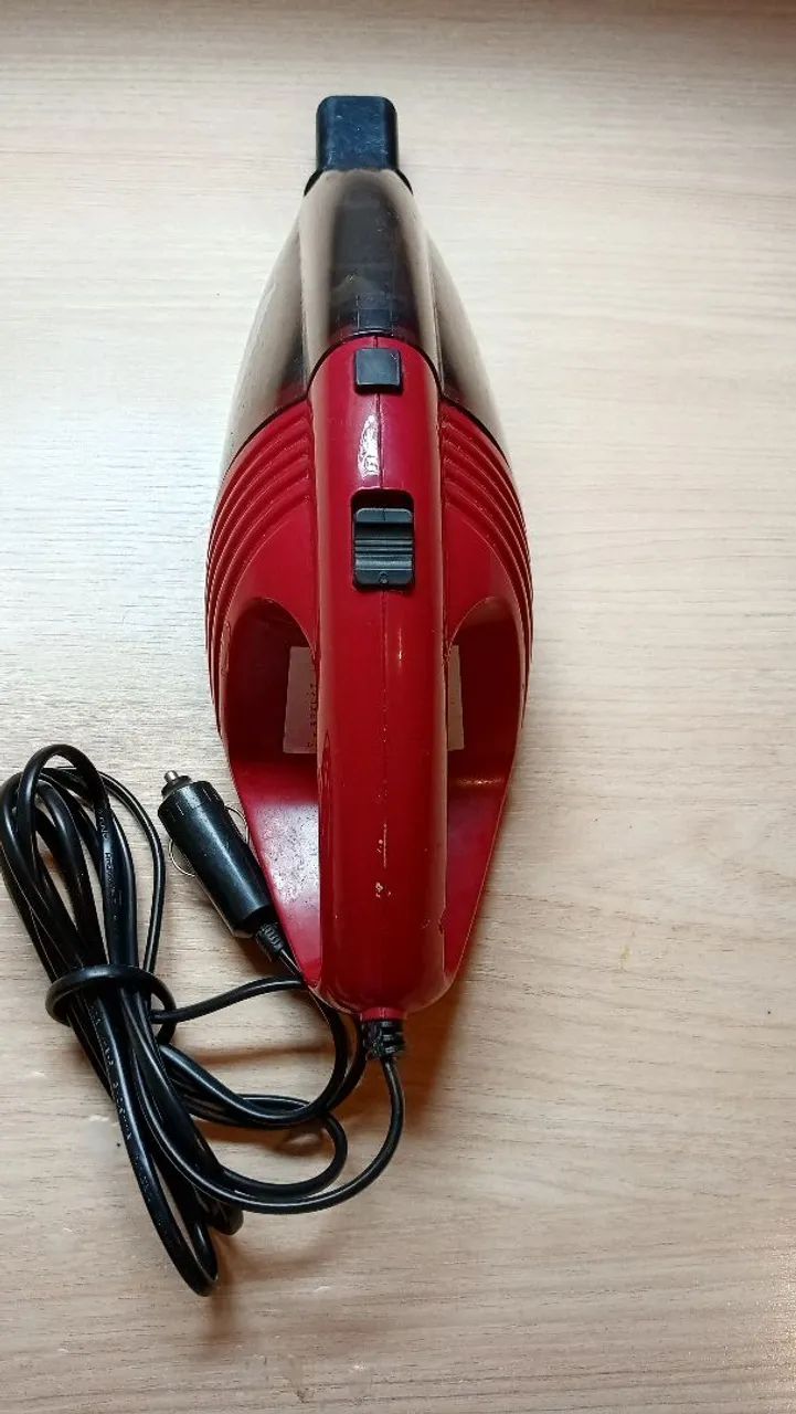 Vende-se aspirador de pó portátil automotivo e tomada conector USB veicular tudo R$150,00