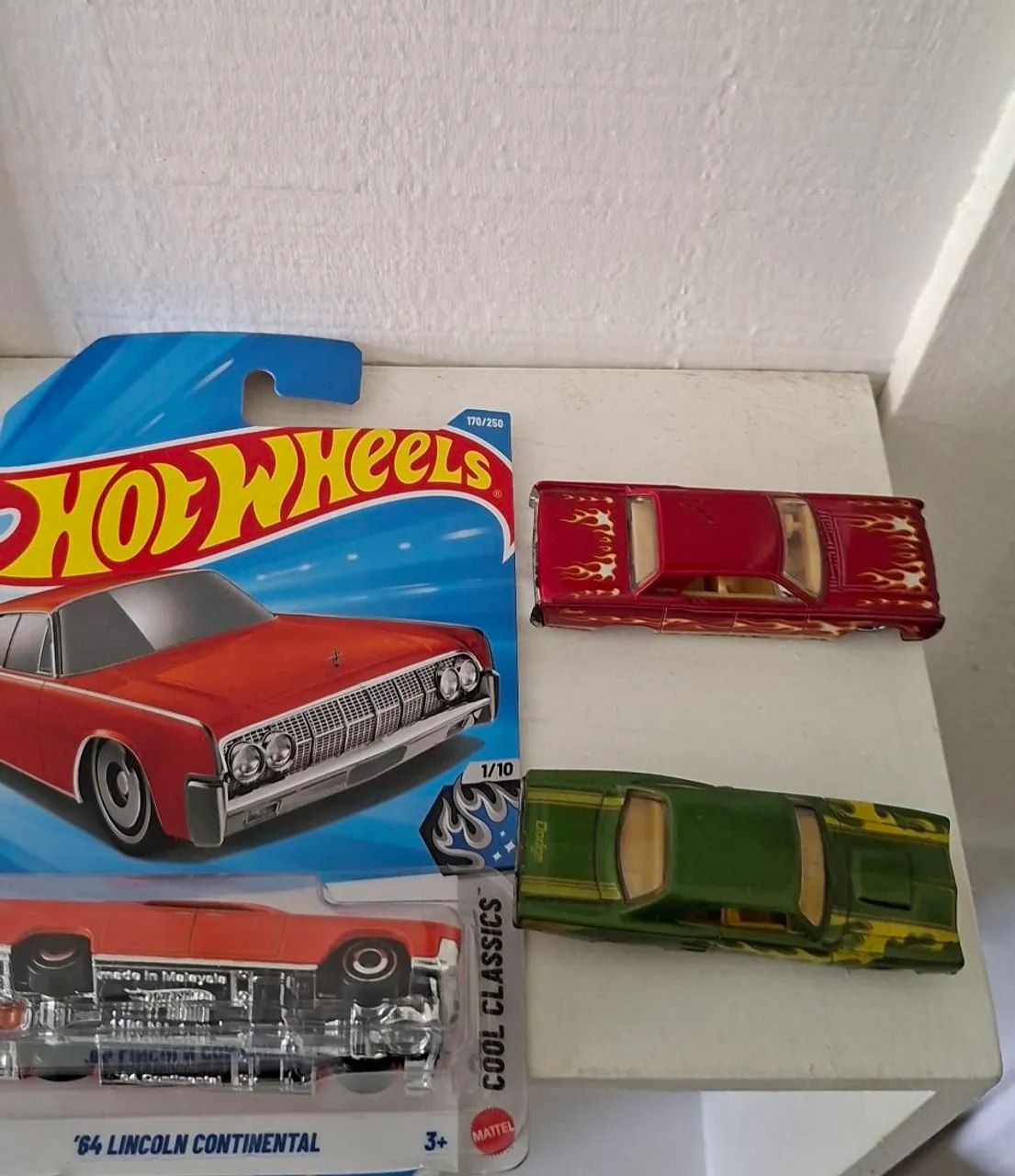 Hotwheels  3 peças (continental e dodge) - Foto 2