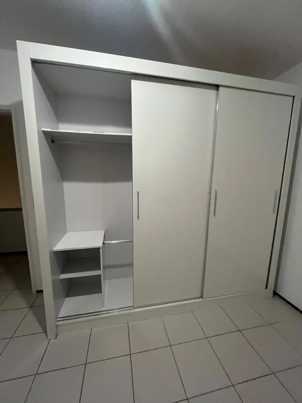 Guarda-roupa 3 portas  - Foto 2