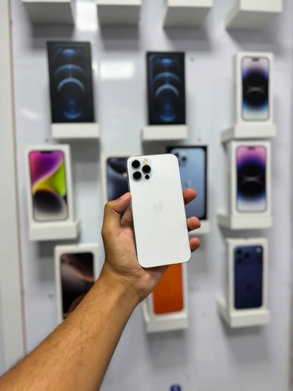 IPHONE 12 PRO 256 GB 2.100,00 - Celulares e Smartphones