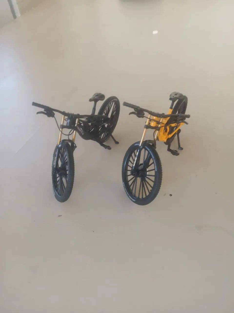 Bicicleta para colecionador de miniaturas  - Foto 2